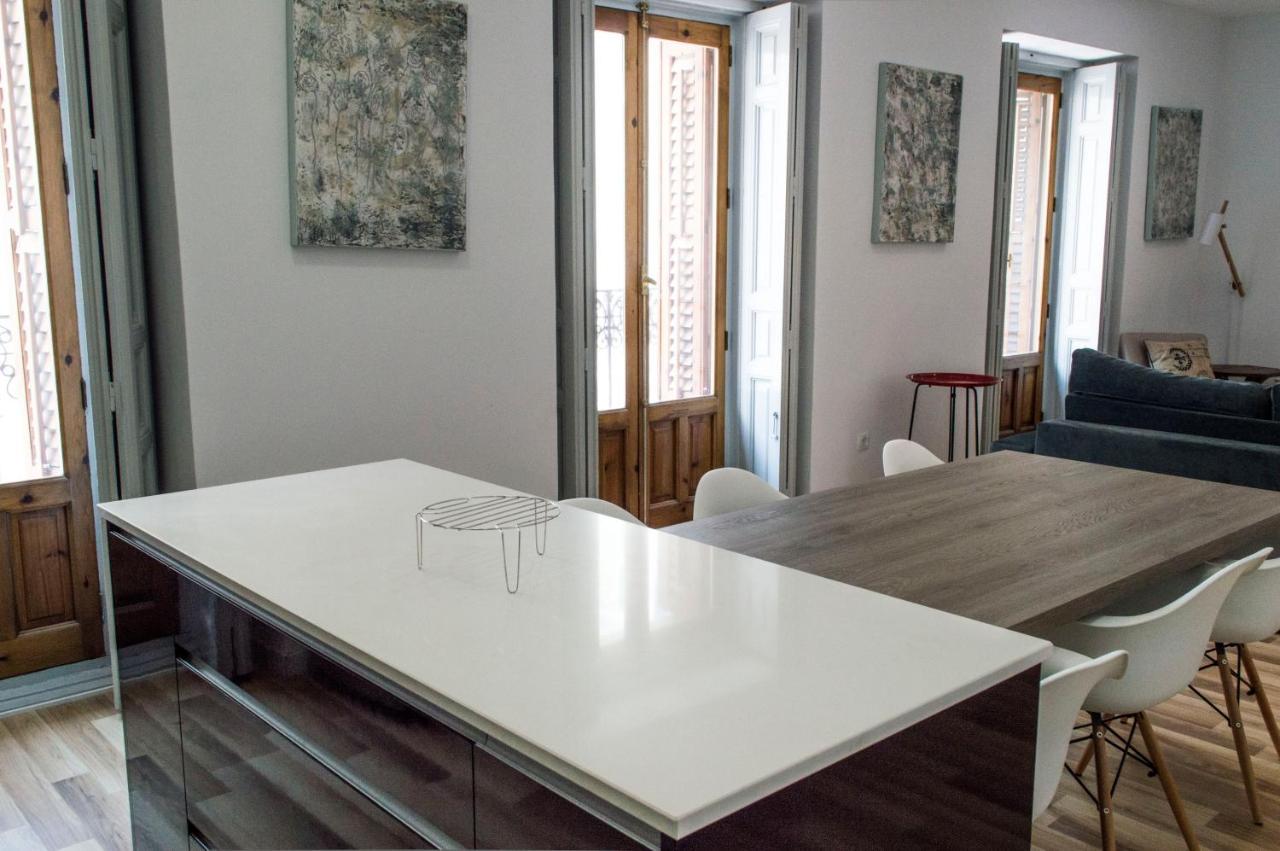 For You Rentals New Design Apartment Temporal Puerta Del Sol Pre10C Madrid Luaran gambar